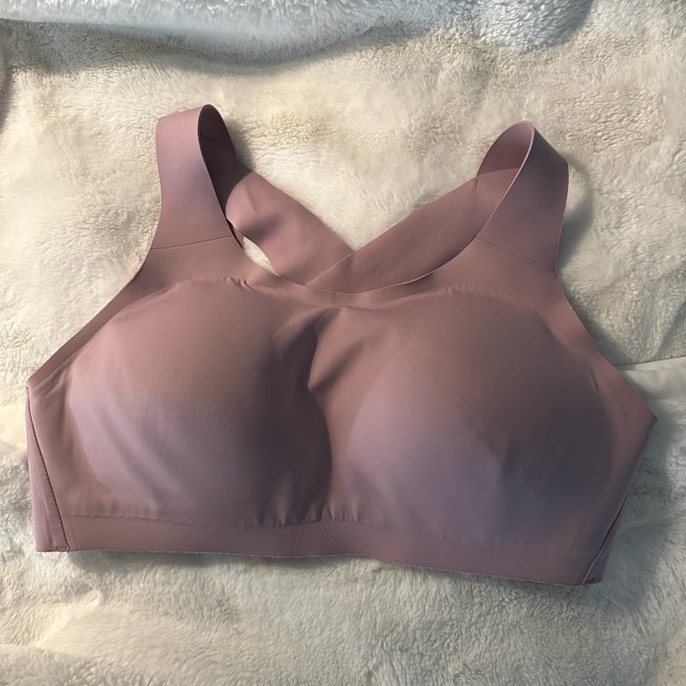 Lululemon sports bra size 38D